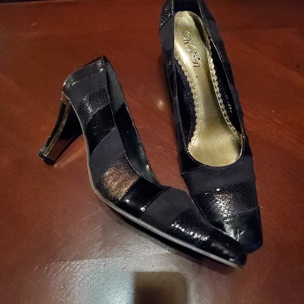 Shoes - Picture 2 of 2